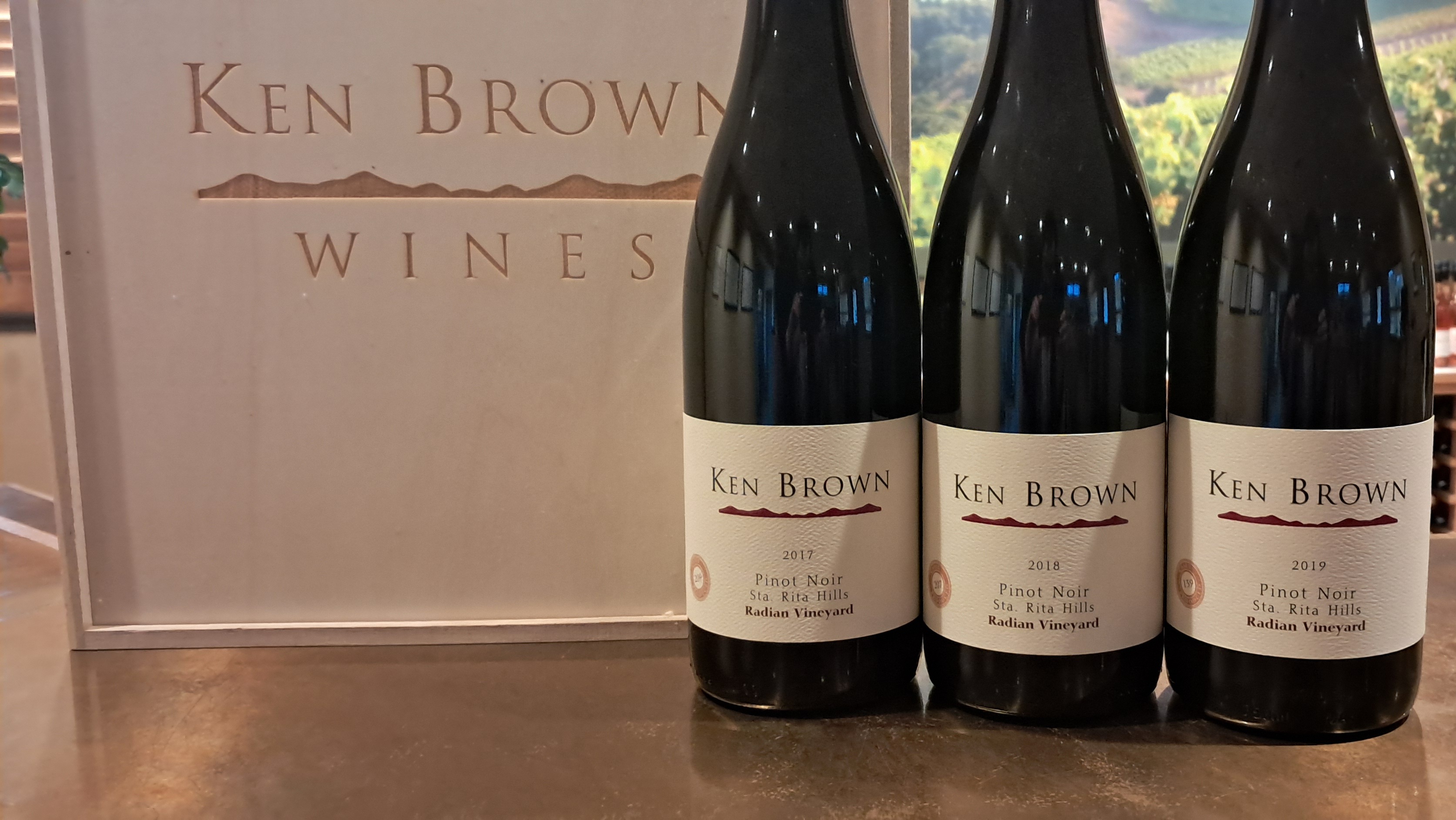 Product Image for Radian Pinot Vertical Gift Pack